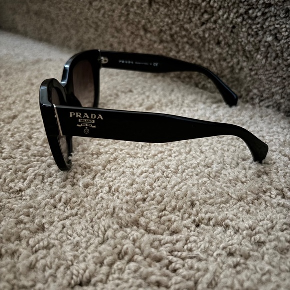 Great Condition Prada SPR 170 1Ab0A7 Cateye Sunglasses - Picture 5 of 12